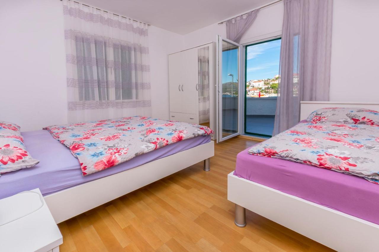 Apartments Olivera Rogoznica  Esterno foto